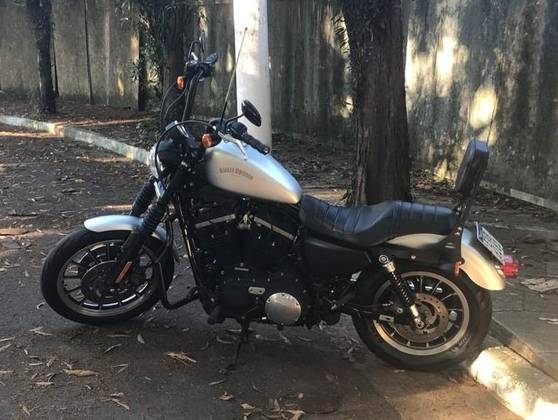HARLEY-DAVIDSON SPORTSTER 883 ROADSTER 